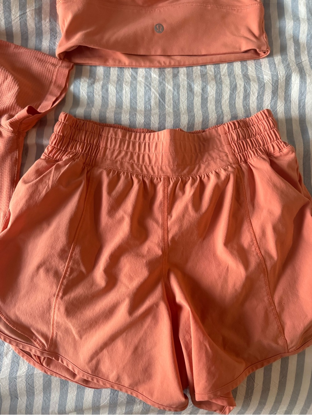 Lululemon hotty hot short set (3 pcs) sweetheart bra and swiftly tech crop tee - Picture 5 of 7